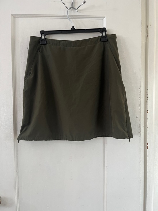 Patagonia Duway Skirt Size 8 Olive Green Hiking Skort DWR Finish - Picture 12 of 15